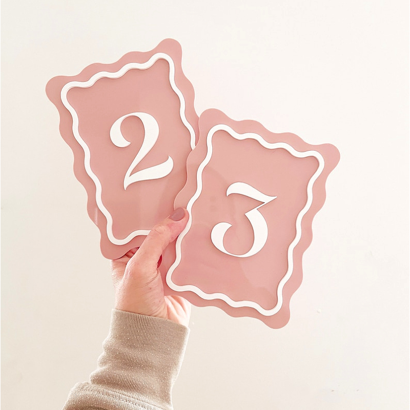 أرقام طاولات زفاف متموجة مخصصة - مراجعة Table Number Gold وسعره